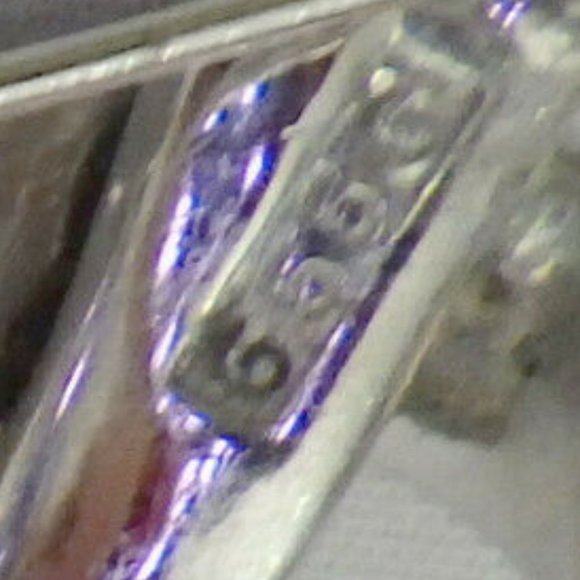 Boucher Vintage Brooch with Baguette and Round Crystals Signed and Numbered - Picture 8 of 8